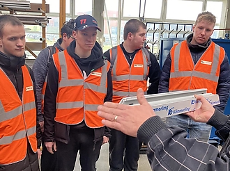 Exkurze ve firmě – studenti v rámci projektu „Efektivní cesta k prvnímu zaměstnaní na Vysočině“ – 18. 4. 2024